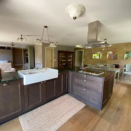 An In A Modern Swiss Chalet * 伊瑟尔特瓦尔德