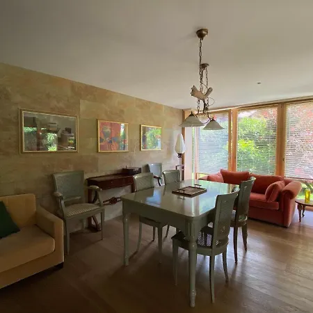 An In A Modern Swiss Chalet Appartamento
